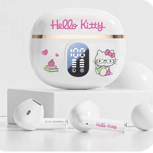 Hello Kitty Other - Hello Kitty Wireless Earbuds
Universally compatible with IOS and Android